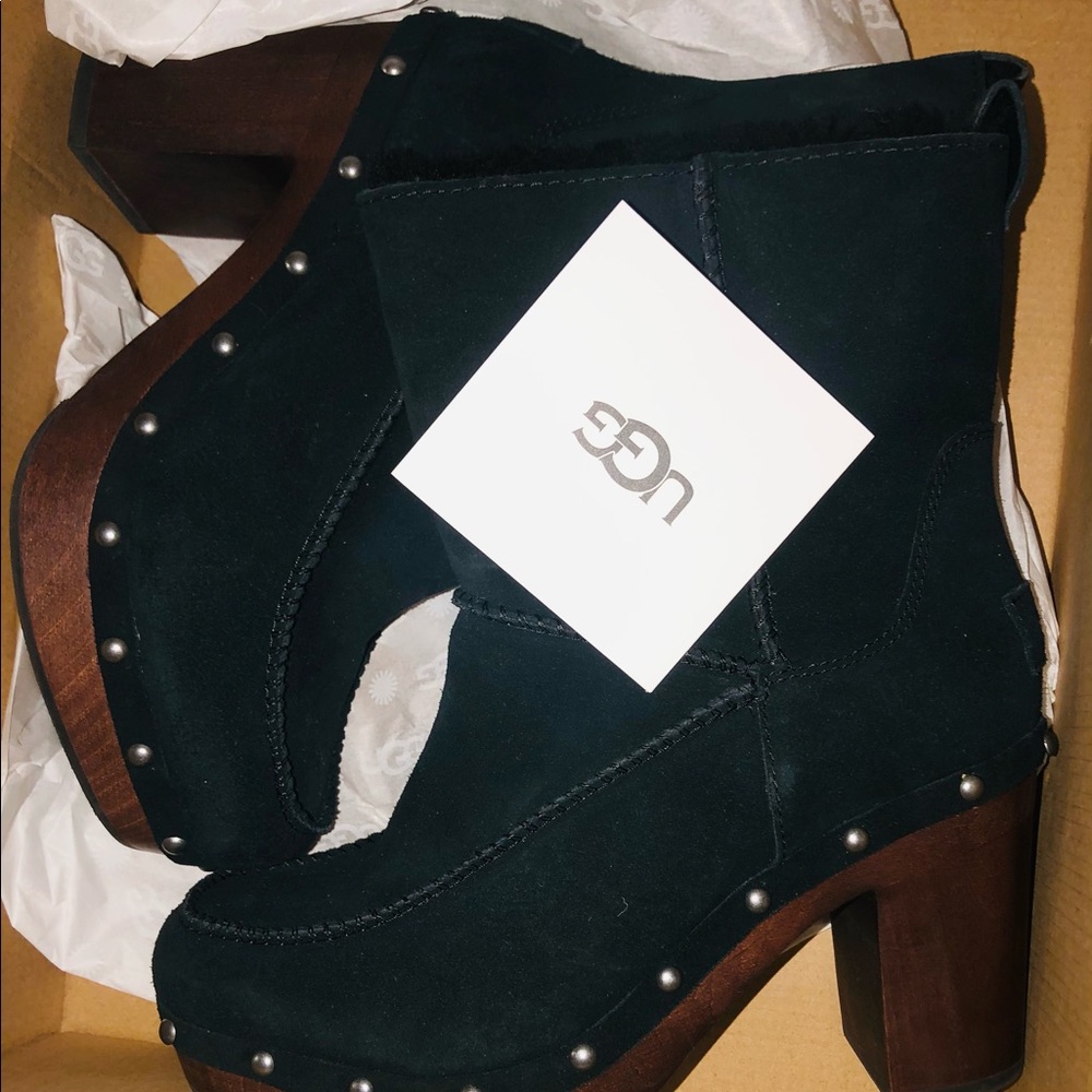 Brand New Suede UGG KOURI Clog Boots sz 7
